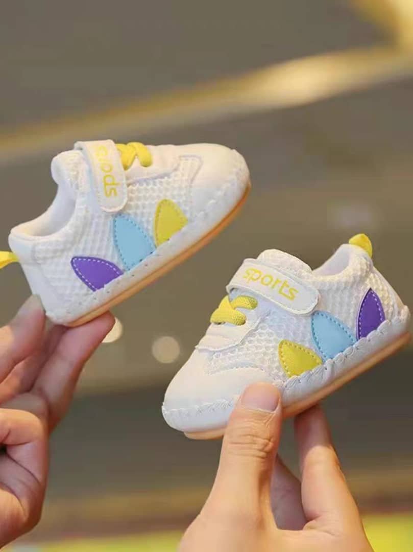 حذاء اديدا الخفيف - الصورة 2